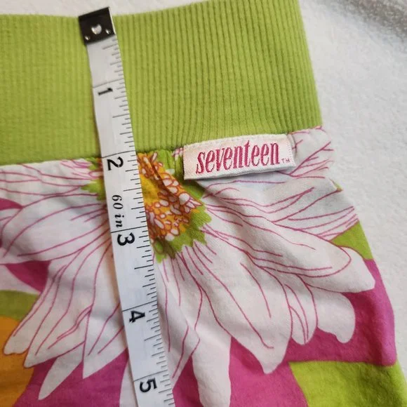 Vintage Seventeen Pajama Set with Retro Floral Size Medium - Picture 11 of 12